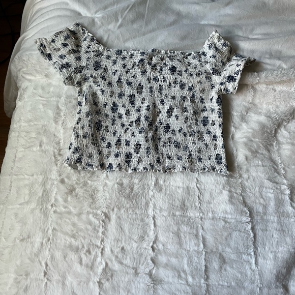 Urban outfitters crop smocked off shoulder top - Picture 2 of 3